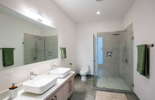 Paraíso Casa | Modern 1 Bedroom Jungle Retreat