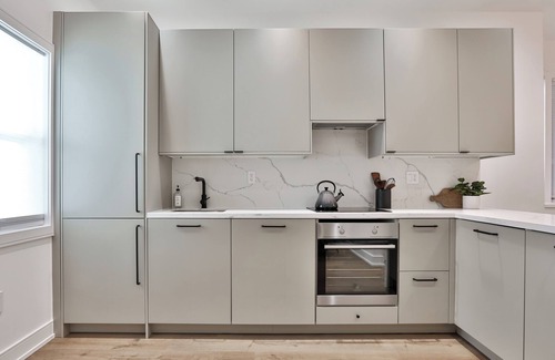 Earlscourt Casa | Modern 1-Bedroom Retreat in Toronto – Walk to Parks, Cafés & Transit!