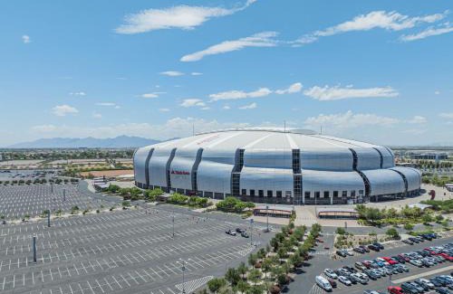 Glendale Sports and Entertainment District Apartamento | Modern 1BD Walk to Westgate Pool Gym WD