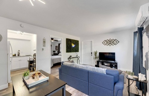 Sun Bay South Apartamento | Modern 1BR Escape | Prime South Tampa Spot