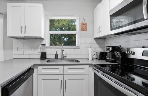 Hyde Park Apartamento | Modern 1BR Near UT Hyde Park Evonify