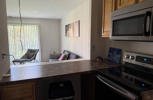 Elkins Park Apartamento | Modern 1BR Retreat in Elkins Park