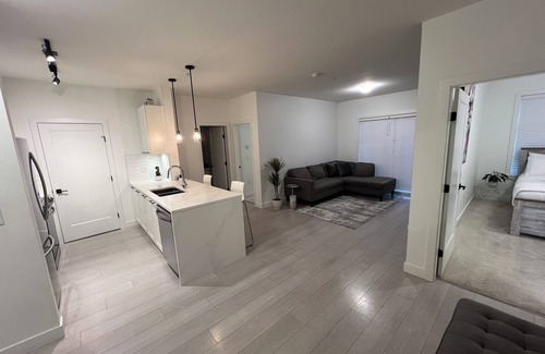 Langley Condominio | Modern 2 bdrm condo
