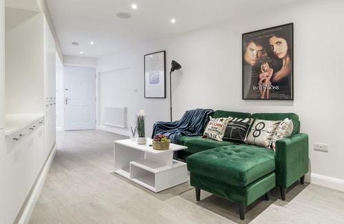 Barnet Apartamento | Modern 2 bed 2 bath New Barnet Apt