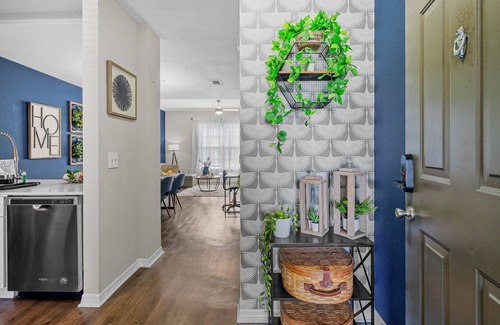 Westchase Apartamento | Modern 2-Bed/2-Bath Tampa Apartment: Comfort Meets Convenience for Corporate Travelers