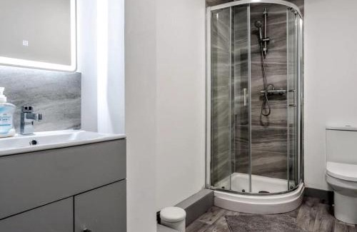 Yeadon Apartamento | Modern 2-Bed Flat in Leeds by Brookland Stays Serviced Short Lets with Free WiFi