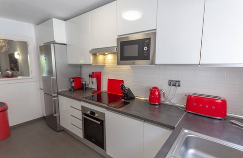 Nueva Andalucia Casa | Modern 2 bed townhouse with roof terrace, sleeps 6, in Aloha nr Puerto Banus!