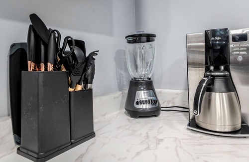 Derry Apartamento | Modern 2-bedroom 1 bathroom apartment with private entrance and fitness room.