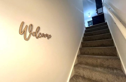 Stanley Apartamento | Modern 2 Bedroom, 2 Bathroom Home With Parking