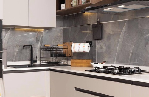 Mellieħa Heights Apartamento | Modern 2-bedroom apartment in central Mellieħa 🌞. Sleeps 6 with sofa bed, A/C, Wi-Fi, Smart TV & lift access. Steps from shops, restaurants & public transport 🌴.