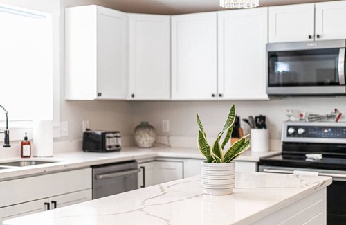 Ashley Oaks Casa | Modern 2 Bedroom Home in West Knoxville