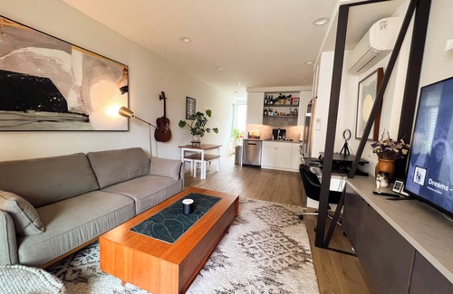 Ballard Casa | Modern 2 Bedroom Townhome in the Heart of Ballard, Seattle