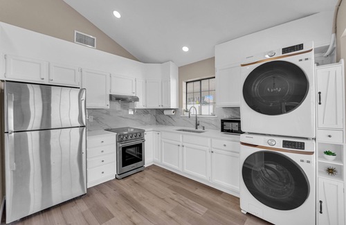 Canyon Gate Casa | Modern 2-Bedroom w/ Pool