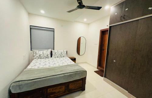 Hyderabad Apartamento | Modern 2 BHK at Gowlidoddy