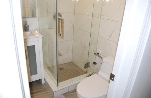 Richmond Hill Apartamento | Modern 2-BR Basement Apartment