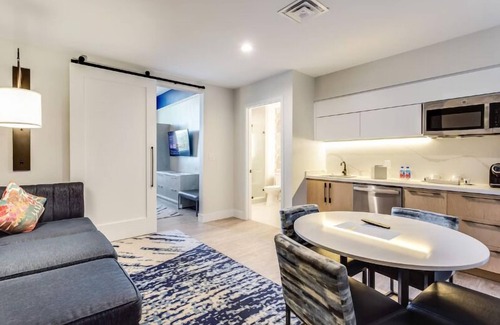 Ojus Hotel | Modern 2-Unit Stay | Aventura Location | Near Aventura Mall