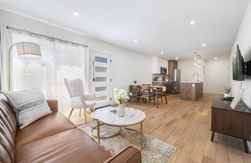 Fremont Condominio | Modern 2B/1B Fremont Suite with Prime Walkability