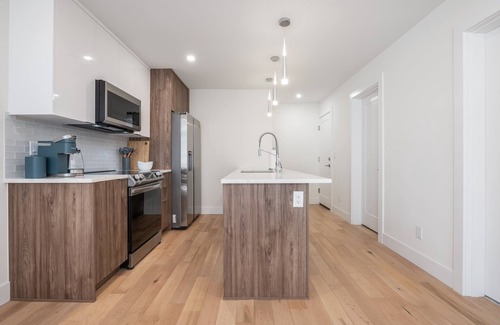 Fremont Condominio | Modern 2B/1B Fremont Suite with Prime Walkability