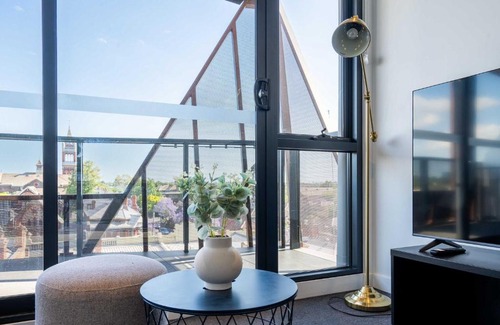 Hawthorn Apartamento | Modern 2B Apt with Views Near Swinburne University