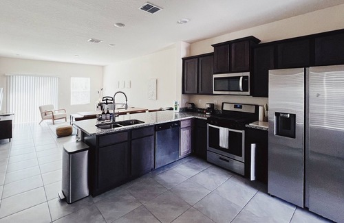 Whites Ford Condominio | Modern 2BR/2.5BA- Perfect for Family/Group Getaway