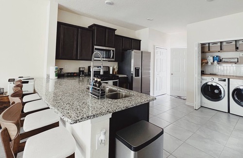 Whites Ford Condominio | Modern 2BR/2.5BA- Perfect for Family/Group Getaway