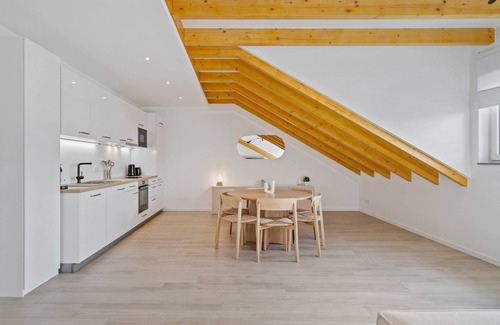 Roeser Apartamento | Modern 2BR Apartment: Balcony, Wi-Fi, Free Parking