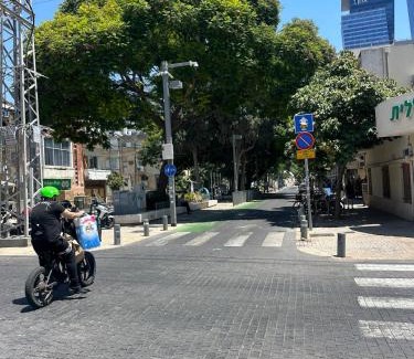 Tel Aviv Apartamento | Modern 2BR by Azrieli & Sarona