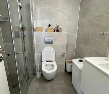 Tel Aviv Apartamento | Modern 2BR by Azrieli & Sarona