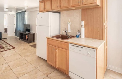 Milford Apartamento | Modern 2BR home; 5 min walk to downtown Milford!