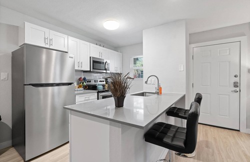 Hyde Park Apartamento | Modern 2BR Near UT Hyde Park Evonify