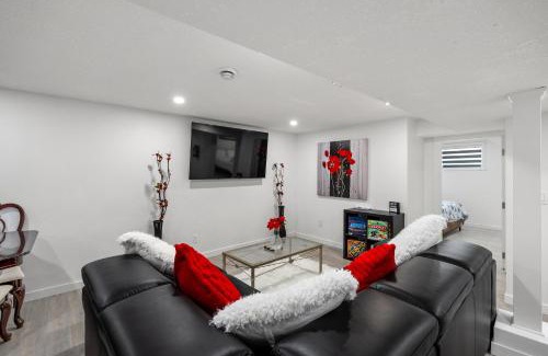 Southeast Calgary Apartamento | Modern 2BR Suite, Near Downtown, Walk to Dining &Transit
