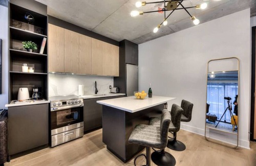Cite Multimedia Apartamento | Modern 2BR Suite Old Montreal B2