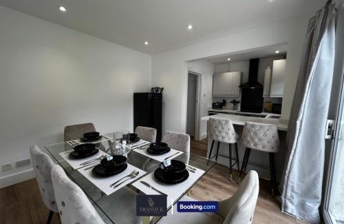 Oxford Villa | Modern 3 Bedroom House By Tranquil Ventures Short Lets & Serviced Accommodation Botley With Free Parking