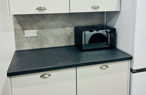 Glasgow Casa | Modern 3 bedroom house with private parking, modern kitchen and easy access around Glasgow