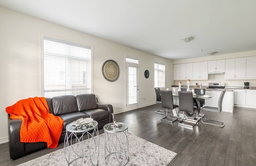 Uptown Casa | MODERN 3 BEDROOM HOUSE IN FAMILY FRIENDLY NEIGHBOURHOOD