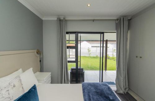 Lorraine Casa | Modern 3 Bedroom In The Heart Of Pe