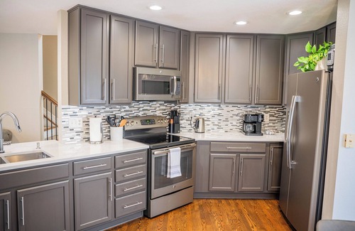 Commerce City Casa | Modern 3 BR Family Retreat;10 min DIA; Pool