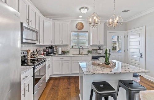 Lake Charles Casa | Modern 3 BR townhouse close to lake and downtown