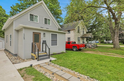 Lansing Casa | Modern 3BDRM Near Downtown & MSU