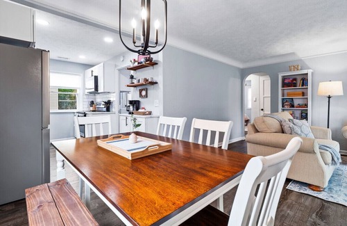 Parma Heights Apartamento | Modern 3Bed Home Near CLE With Private Backyard