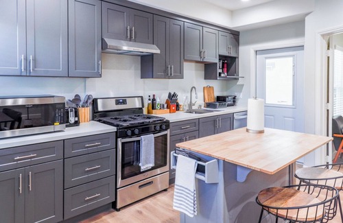 Westminster Casa | Modern 3BR Disney Luxe - Sleeps up to 12 w Game Room/PoolTable+Arcade/EV
