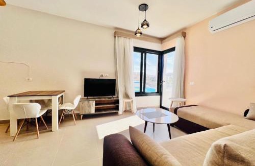 Makadi Bay Apartamento | Modern 3BR Escape - Panoramic Lagoon & Sea Views