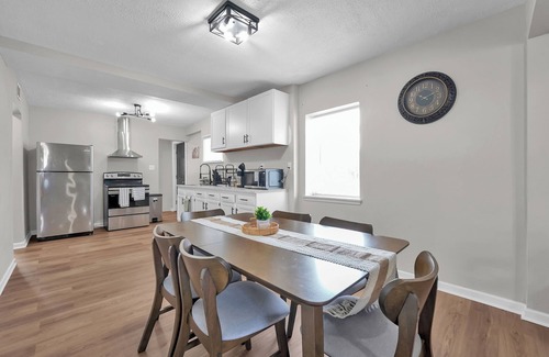 Westgate Casa | Modern 3BR Near Downtown & Casino, Pet-friendly, Fast Wi-Fi, Laundry