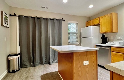 Harwood Lane Condominio | Modern 3BR Townhome - Whitewater Center + Roku TVs