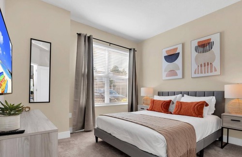 Four Corners Casa | Modern 3BR Townhouse With Pool Near Disney