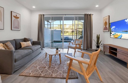 Four Corners Casa | Modern 3BR Townhouse With Pool Near Disney