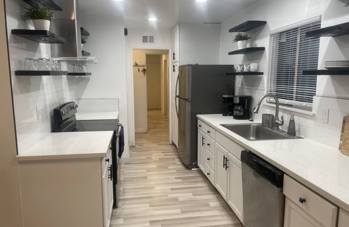 Midway City Casa | Modern 4 BD/2BA close to Disneyland and beach. BBQ