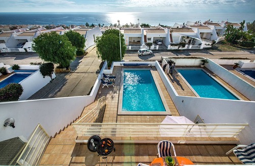 Luz Villa | Villa recientemente renovada de 4 dormitorios / 3 baños