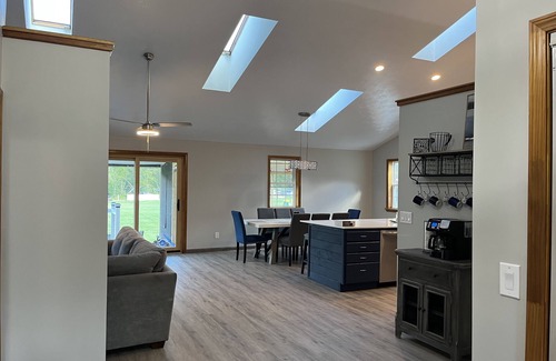 Bath Casa | Modern 4 bedroom / 3 bath home in Finger Lakes and wine country