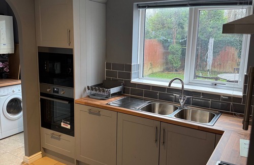 Ely Casa | Modern 4 Bedroom Detached House in Cardiff